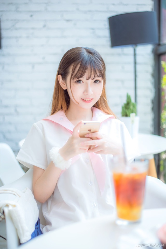 不同的人，为你做同一件事，你会感到天壤之别。因为我们在意的，往往不是人做的事，而只是做事的人。